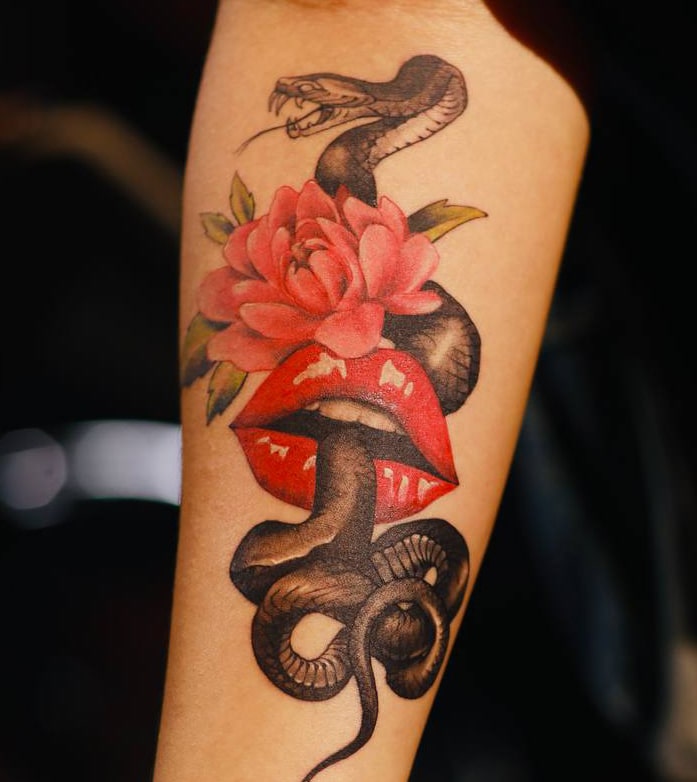 SNAKE TATTO